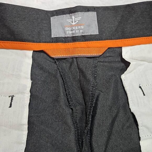 Dockers Straight Fit 36 x 30 Grey Dress Pant - Picture 3 of 7